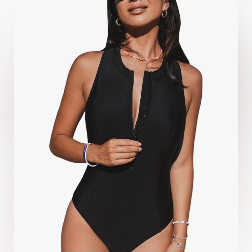 Cupshe One Piece High Neck Sleeveless Zipper T-Splice Slimming Swimsuit